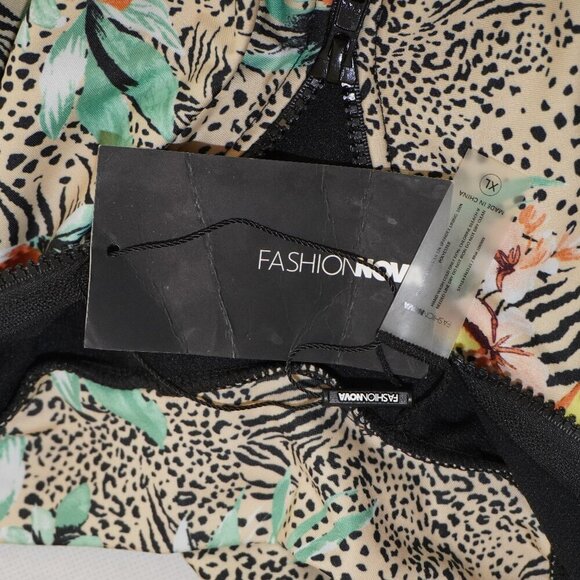 Fashionnova Tropical Floral Front Zip Rash Guard One-Piece Swimsuit NWT XL - Picture 4 of 6